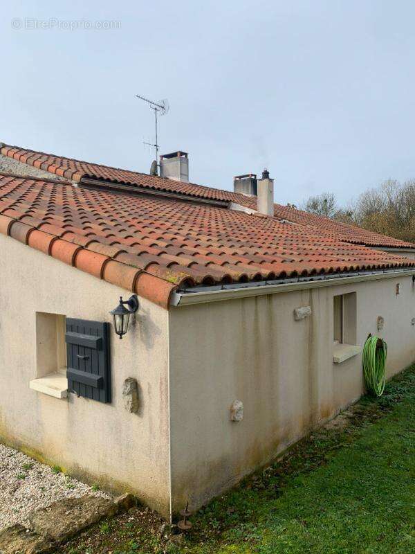 Maison à MOUZEUIL-SAINT-MARTIN