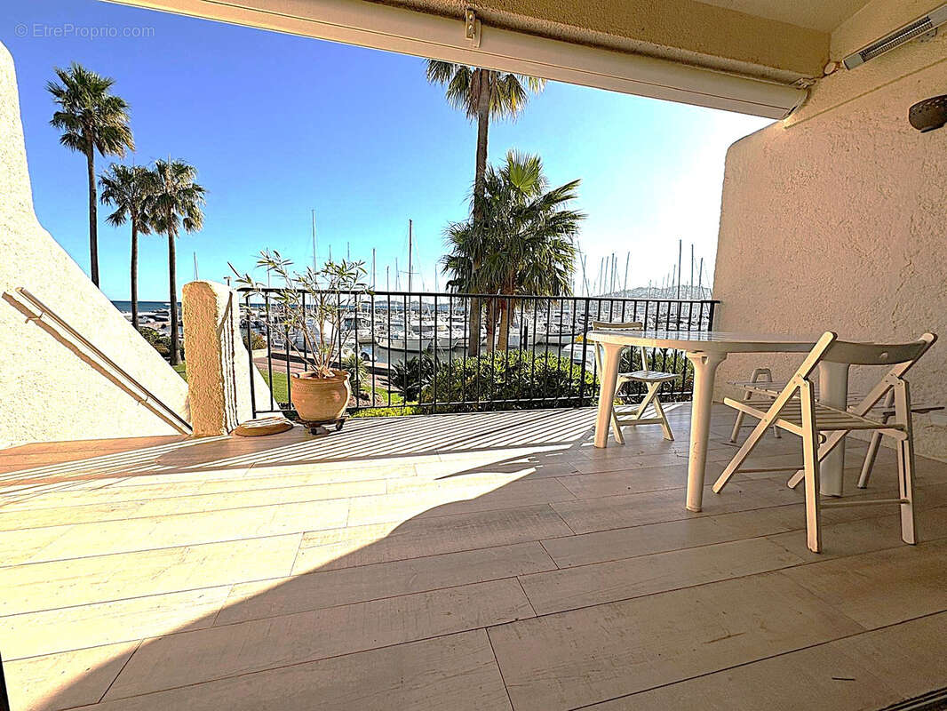 Appartement à COGOLIN