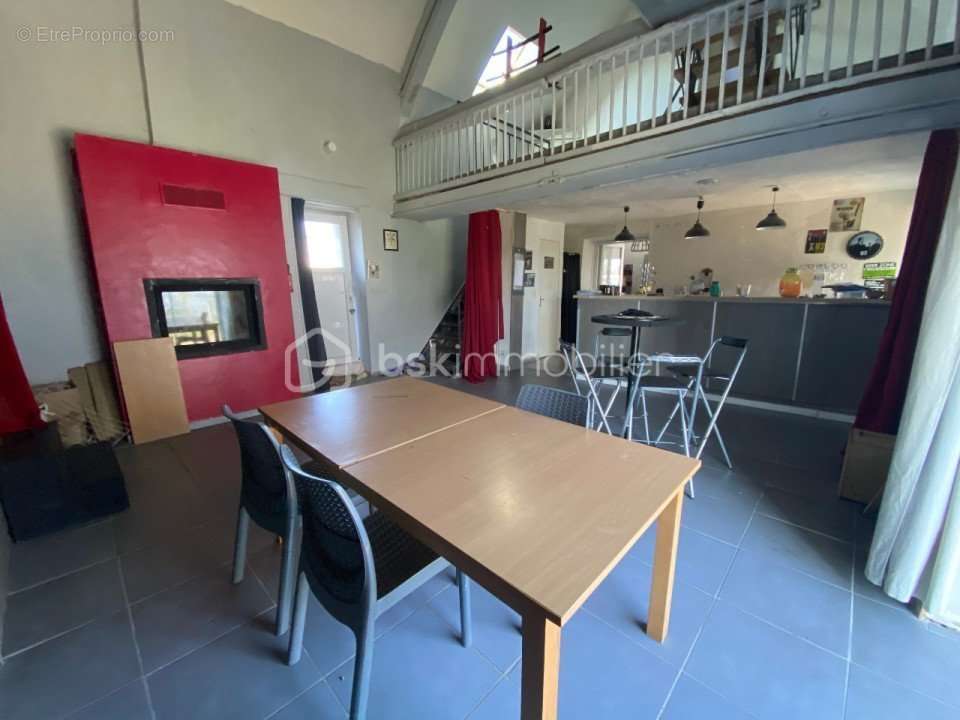 Maison à SAINT-MARTIN-DES-CHAMPS