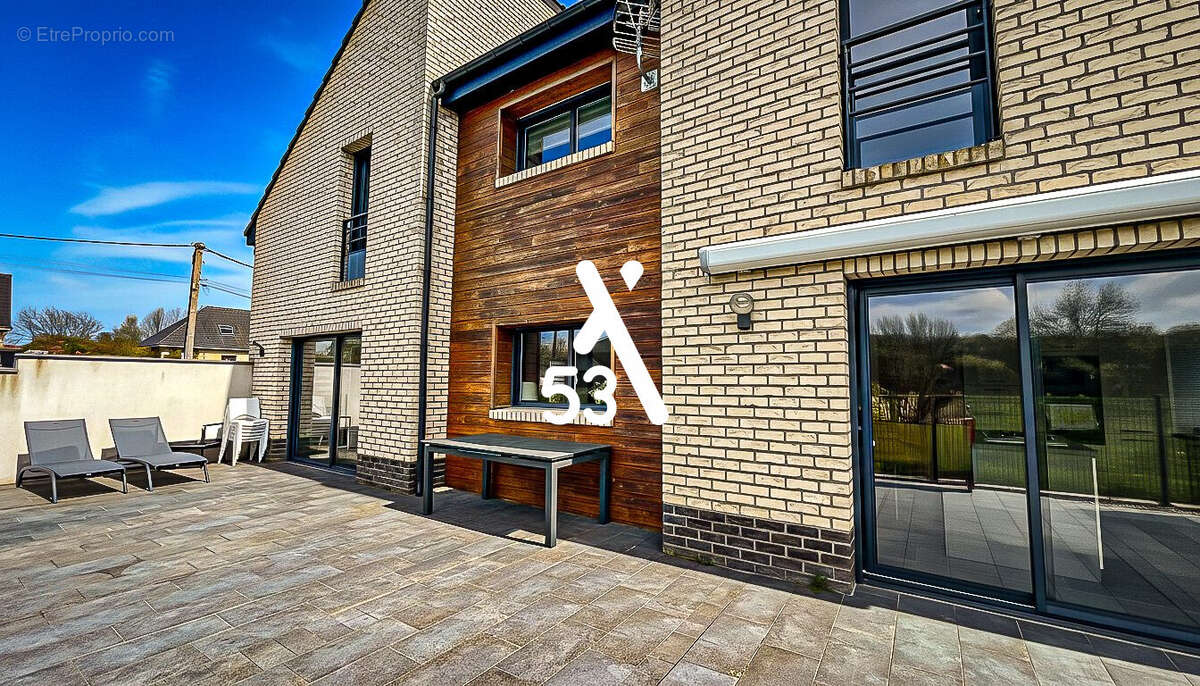 Maison à BAYENGHEM-LES-SENINGHEM