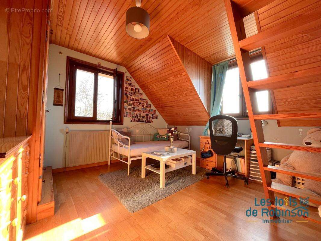 Maison à VERRIERES-LE-BUISSON