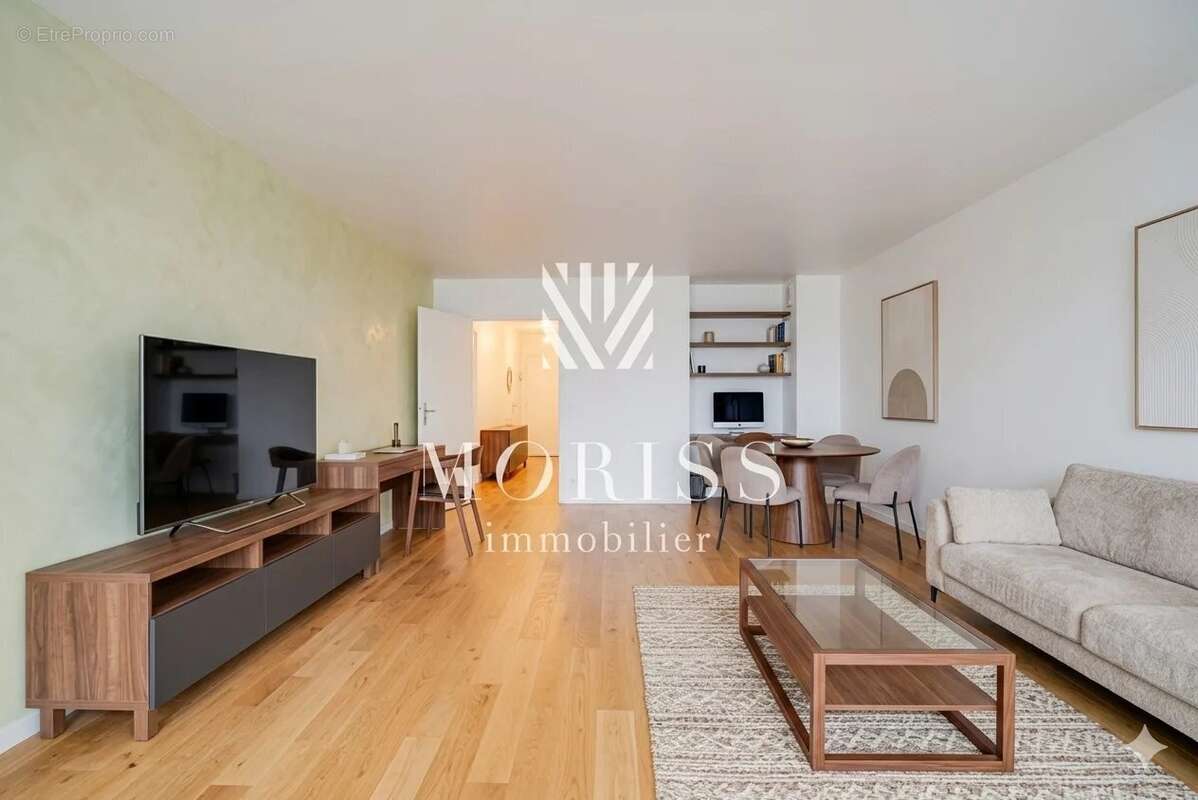Appartement à COURBEVOIE