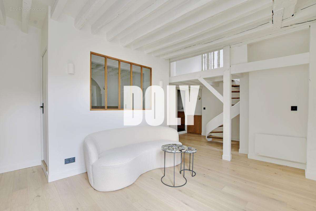 Appartement à PARIS-8E