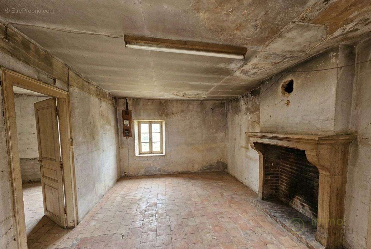 Maison à CHITRAY