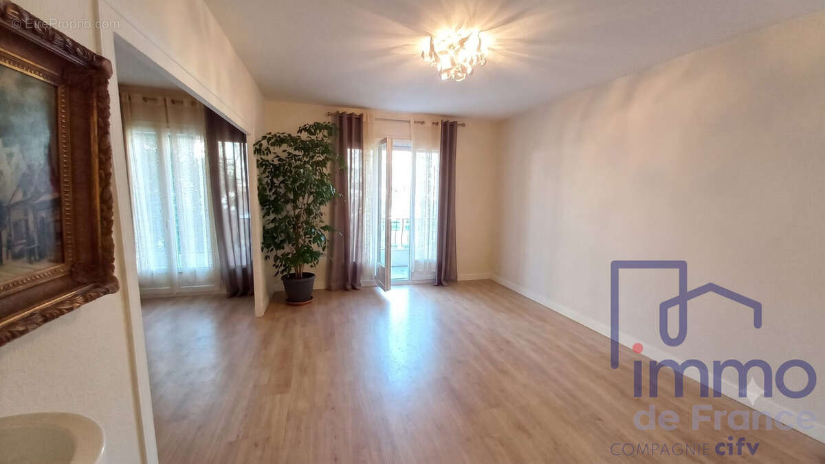 Photo Appartement à Saint-Etienne au prix de 148 000€