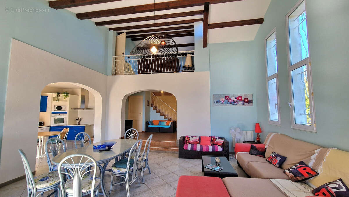 Maison à LES ISSAMBRES