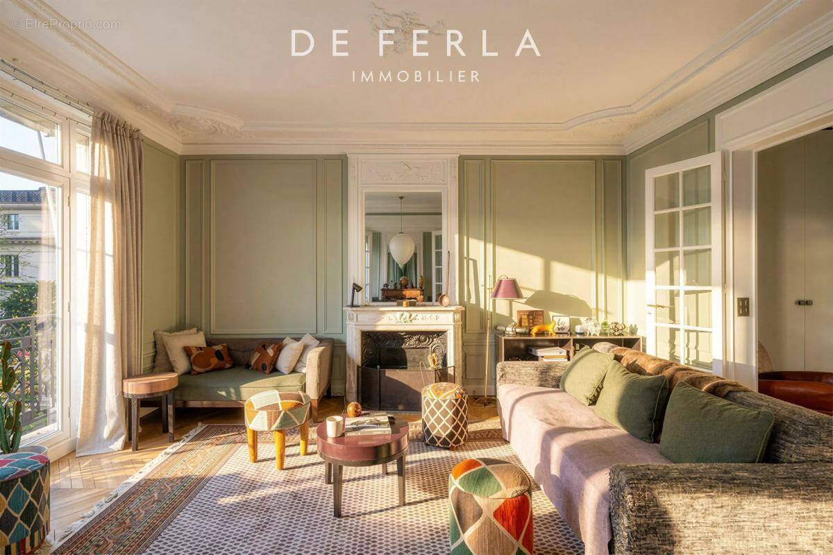 Appartement à PARIS-7E