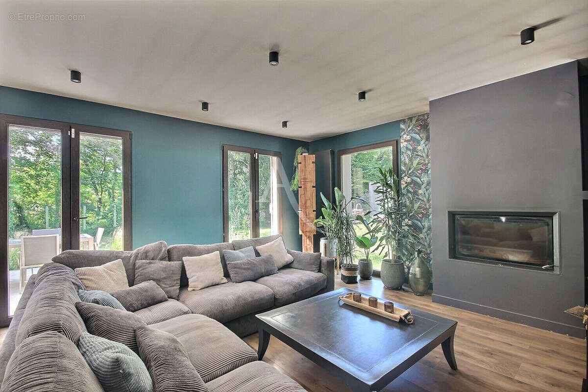 Maison à NEUVILLE-SUR-OISE