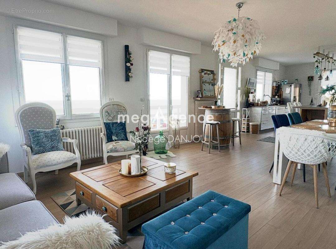 Maison à DONVILLE-LES-BAINS