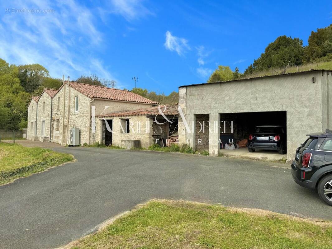 Photo 1 - Maison à FONTENAY-LE-COMTE