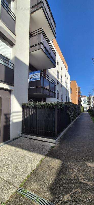 Appartement à MEYZIEU