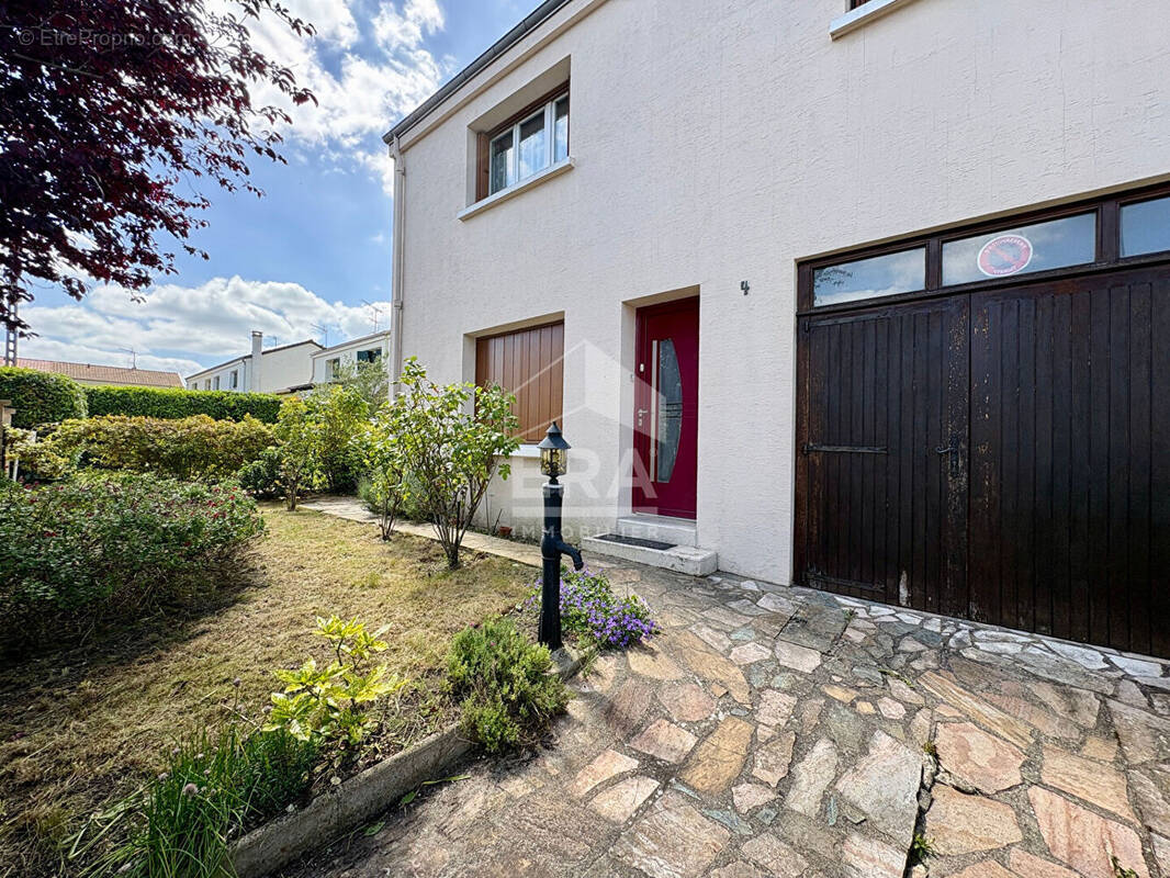 Maison à VILLEPREUX