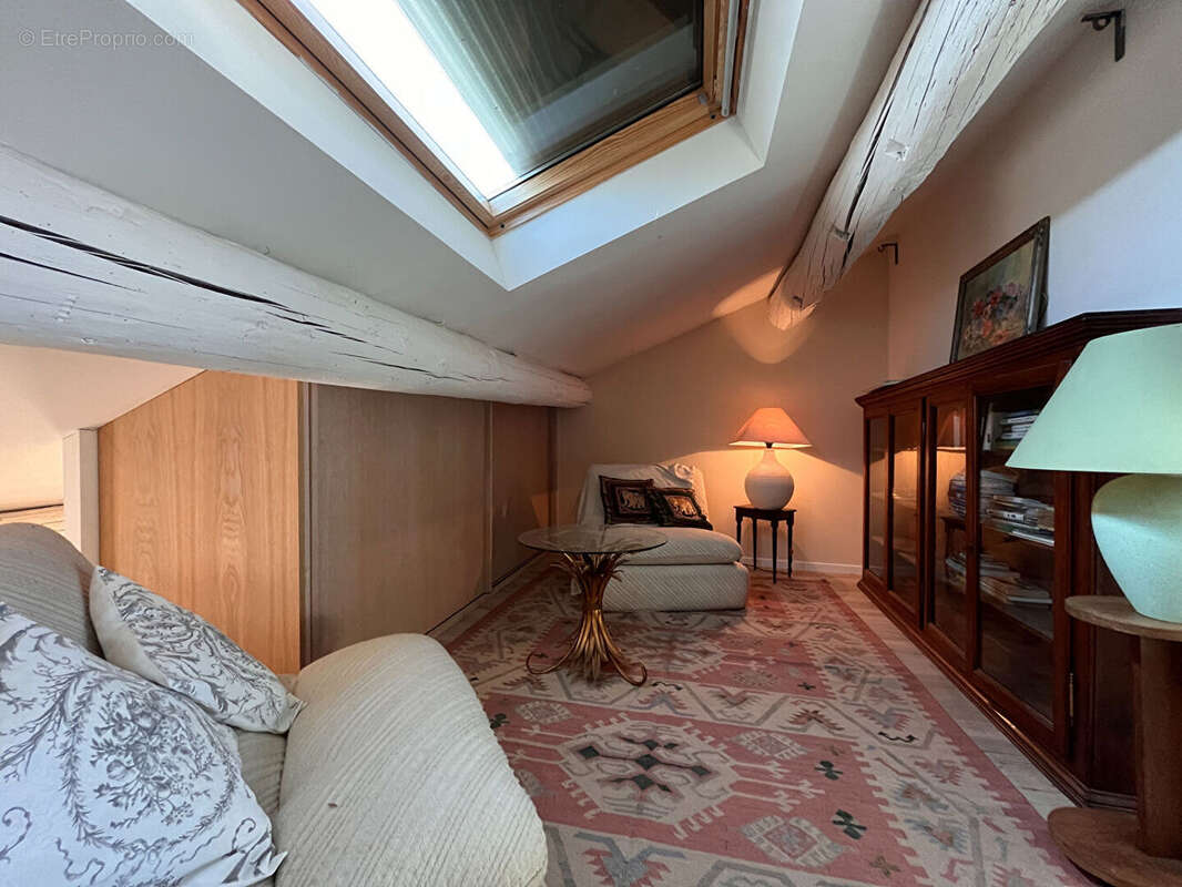 Appartement à L'ISLE-SUR-LA-SORGUE
