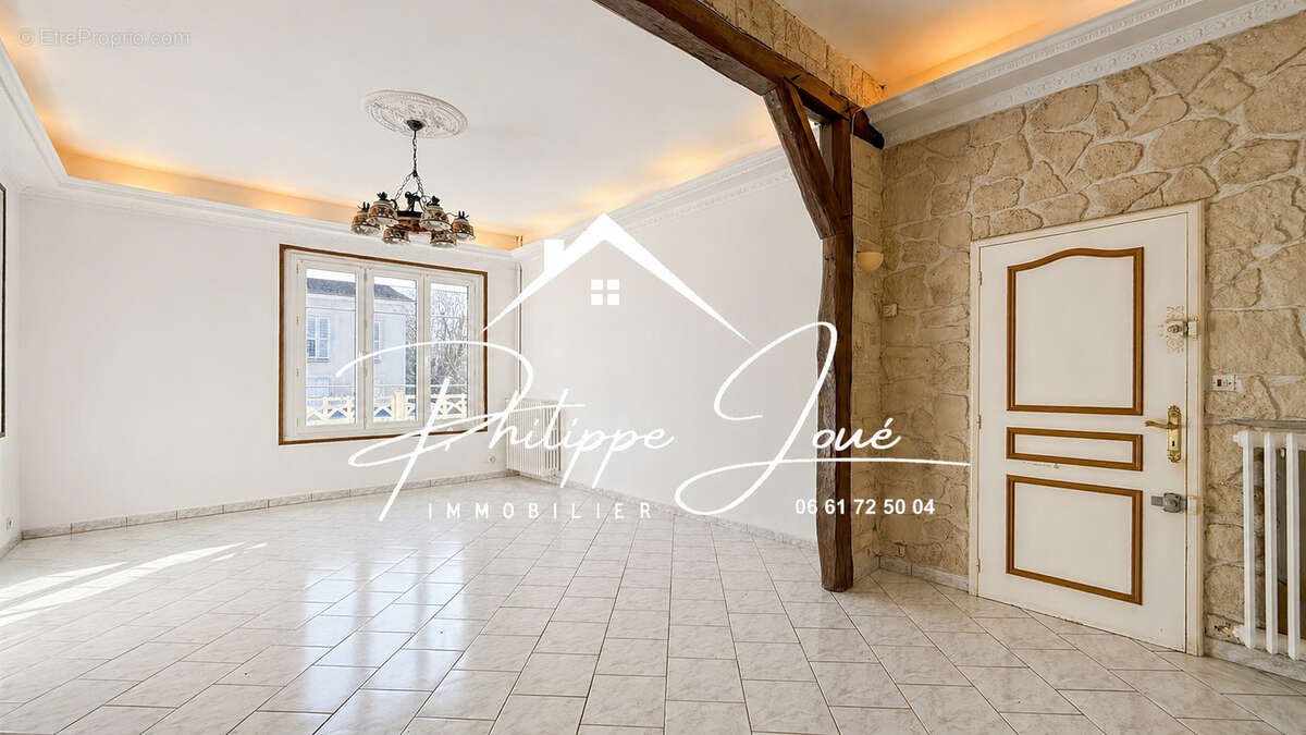 Maison à VILLENEUVE-L'ARCHEVEQUE