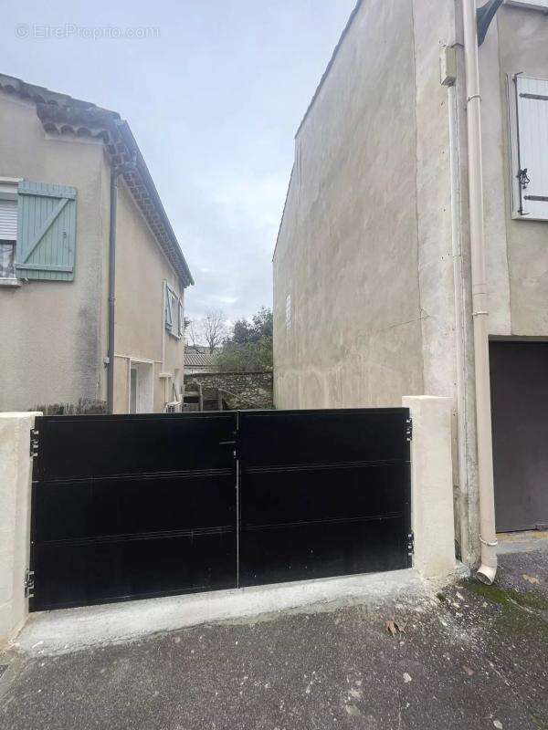 Appartement à LE PUY-SAINTE-REPARADE