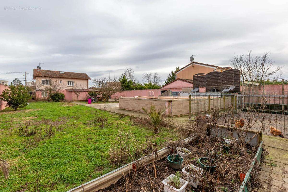 Maison à VAULX-EN-VELIN