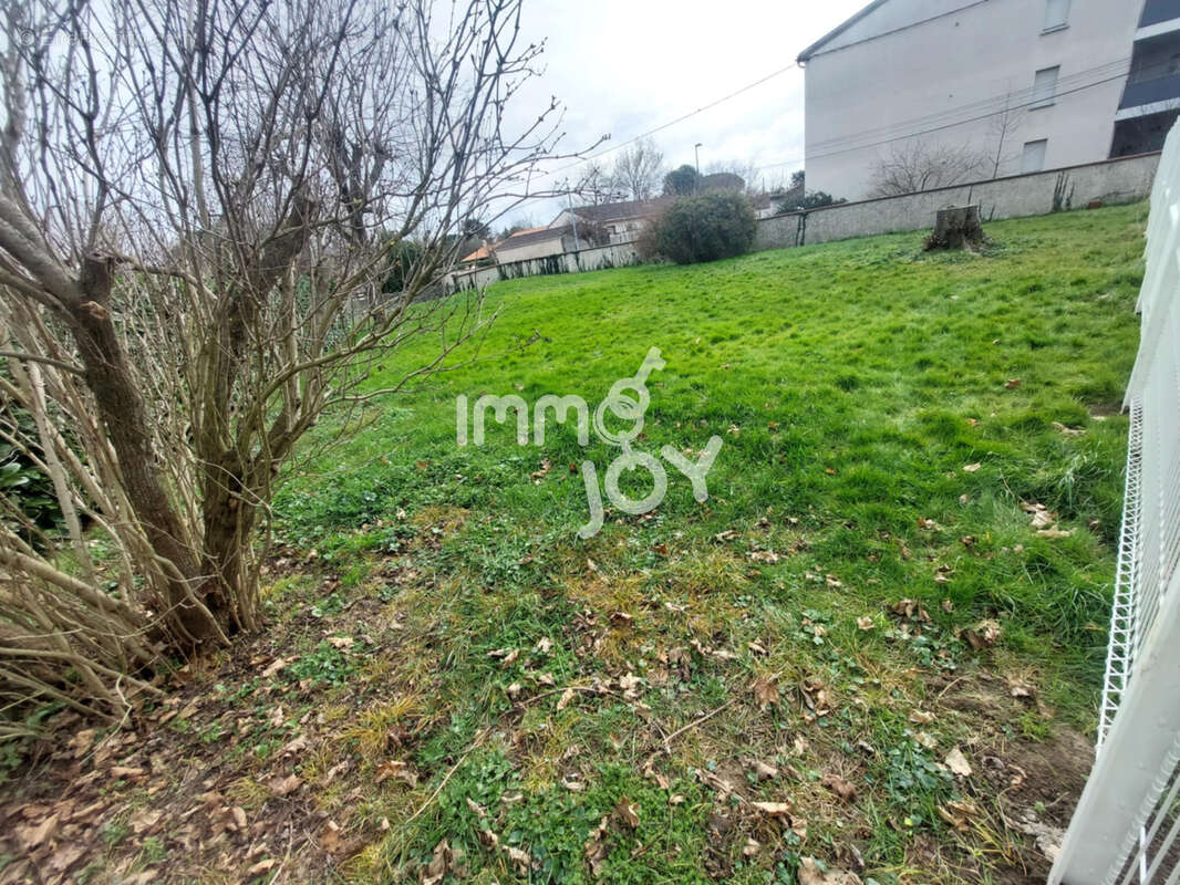 Terrain à LABARTHE-SUR-LEZE