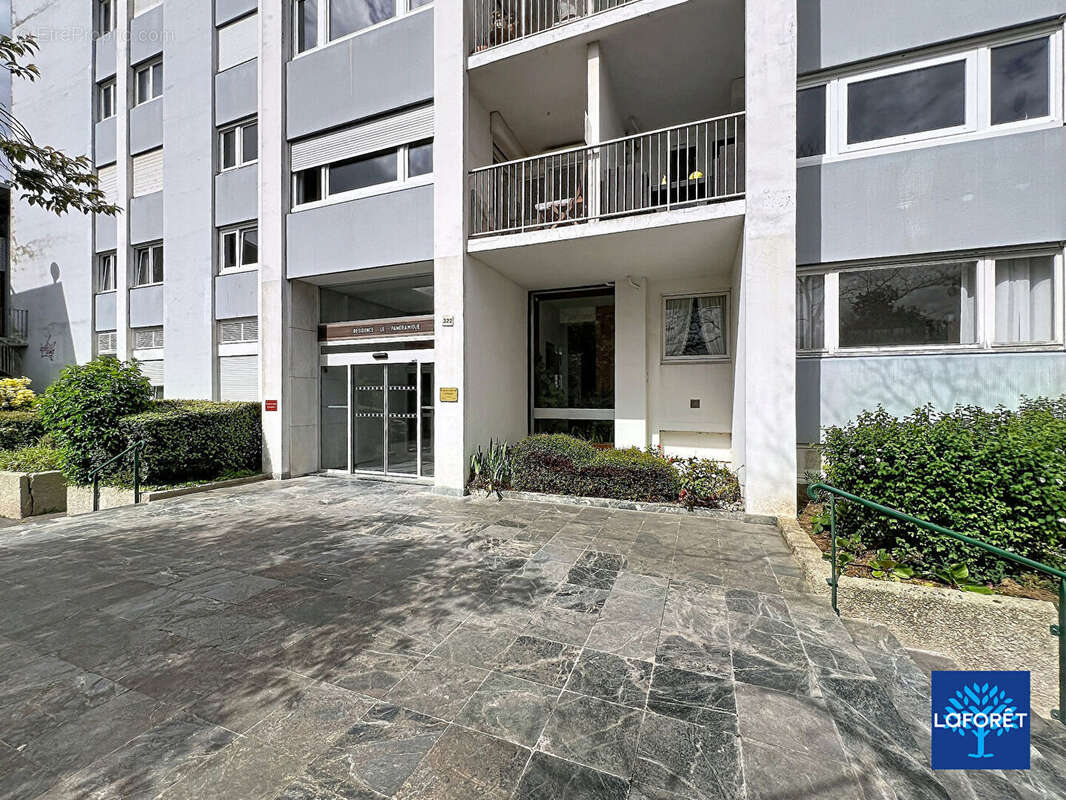 T4 hsc panoramique 74 m² - 2ch - balcon sud - photo 9