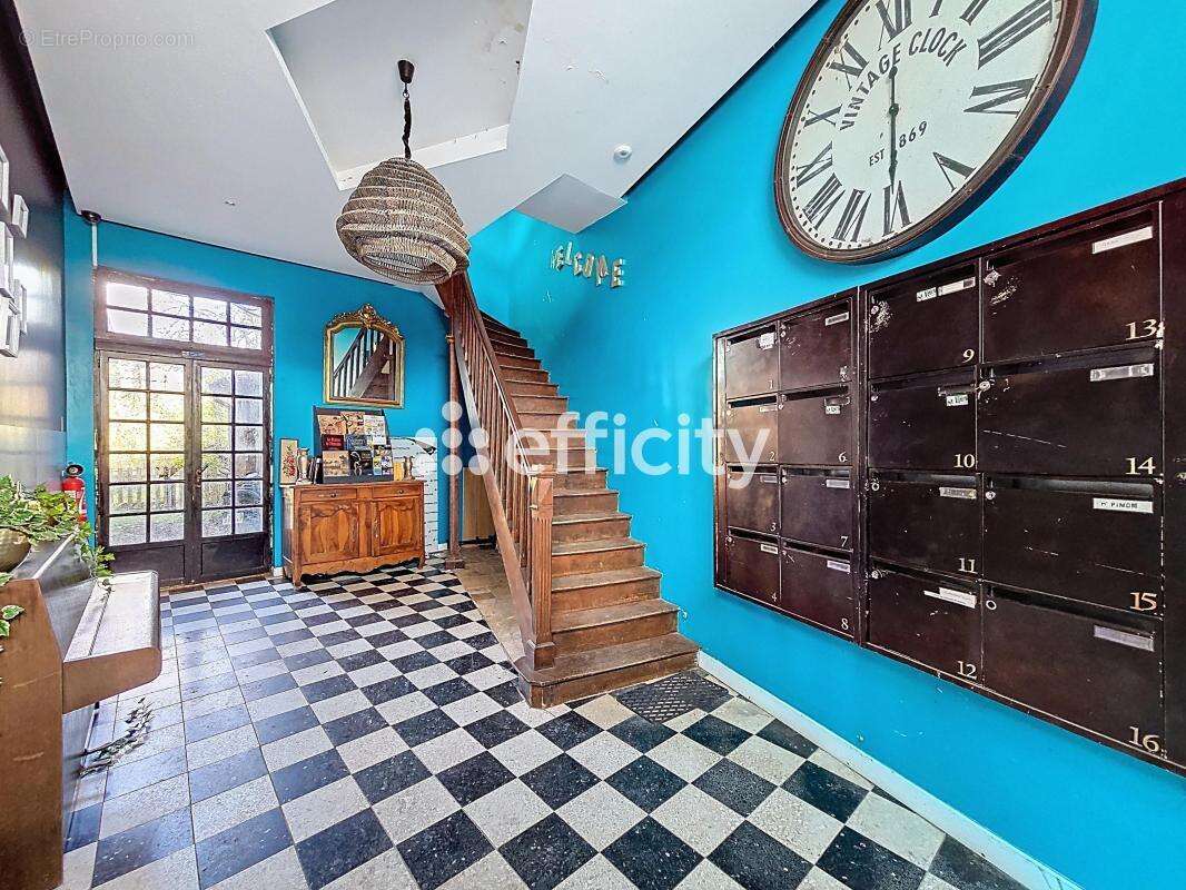 Appartement à NAZELLES-NEGRON