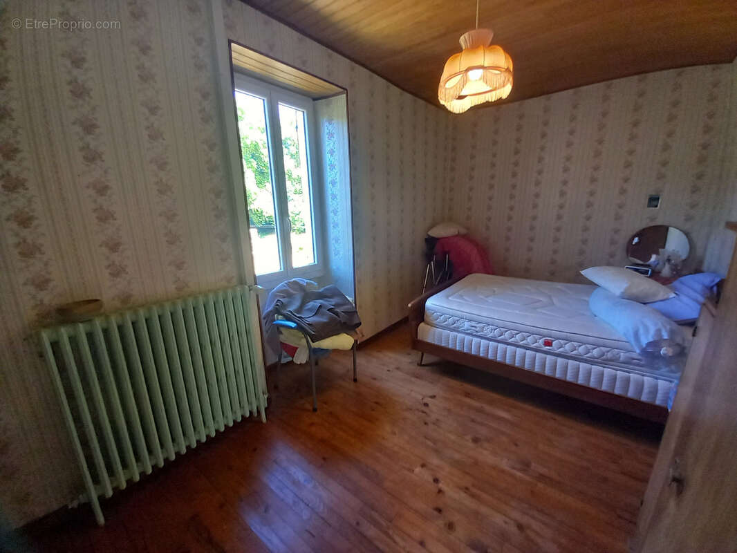 Maison à LOUBEJAC