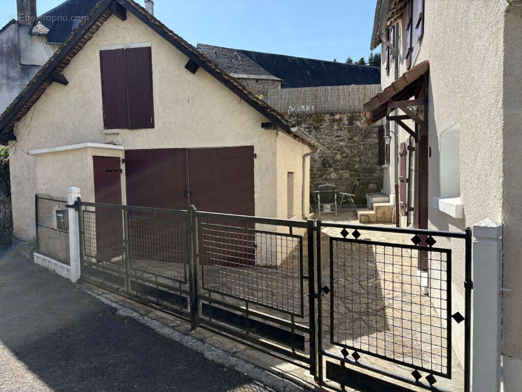 Maison à ARNAC-POMPADOUR