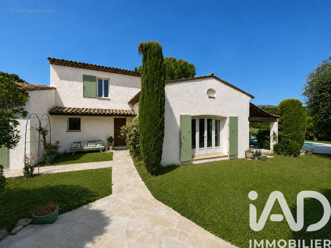 Photo 2 - Maison à LE ROURET
