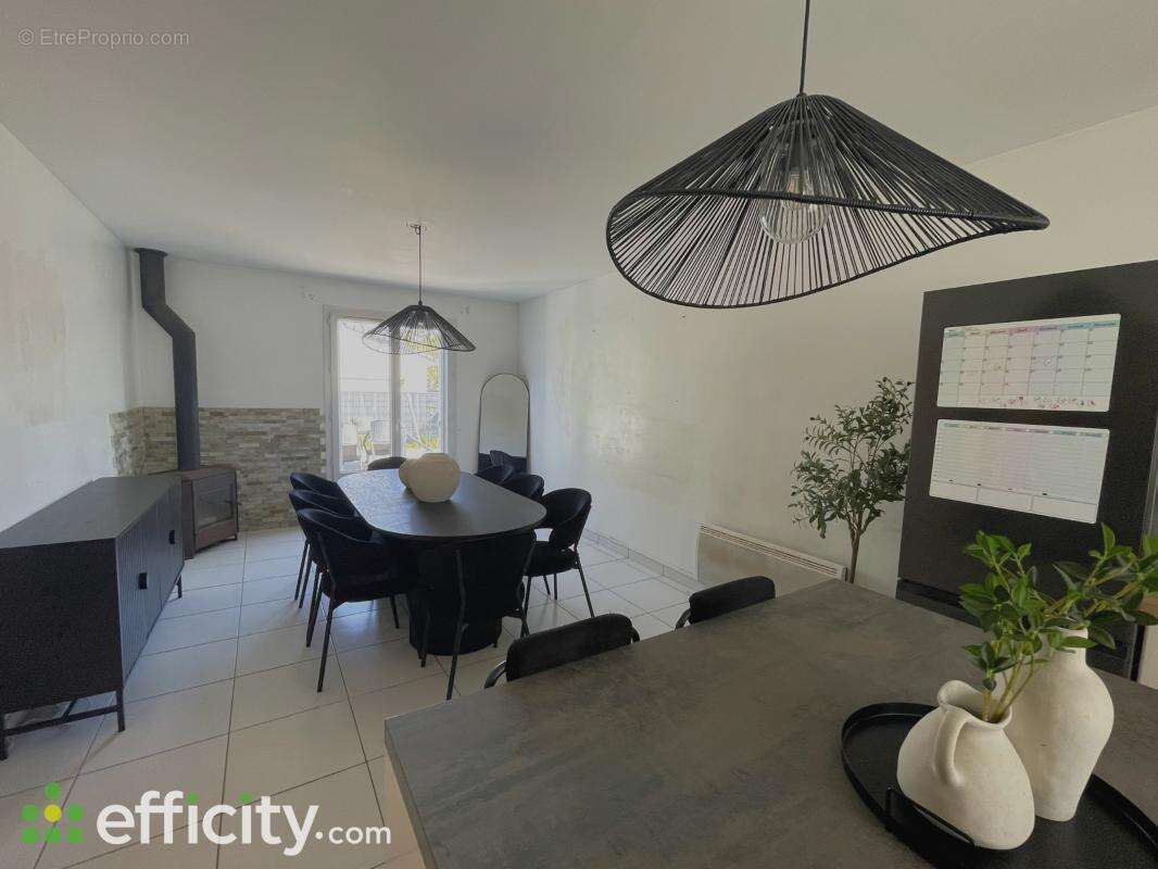 Maison 91 m² à Saint-Seurin-Sur-L'isle  - photo 2