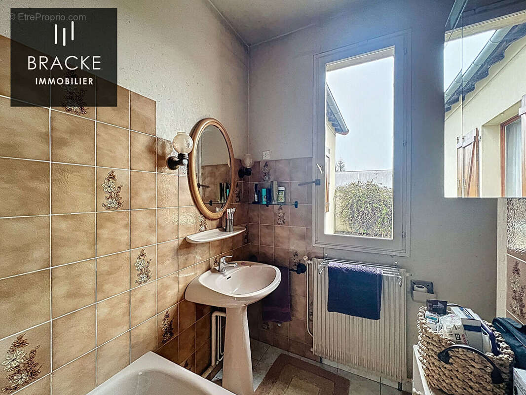 COLOMBES - PROGRES - Maison de 138m² avec jardin - photo 12