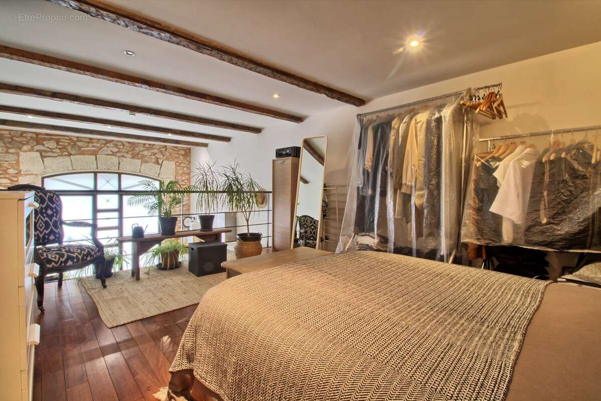 Appartement à MARSEILLE-6E