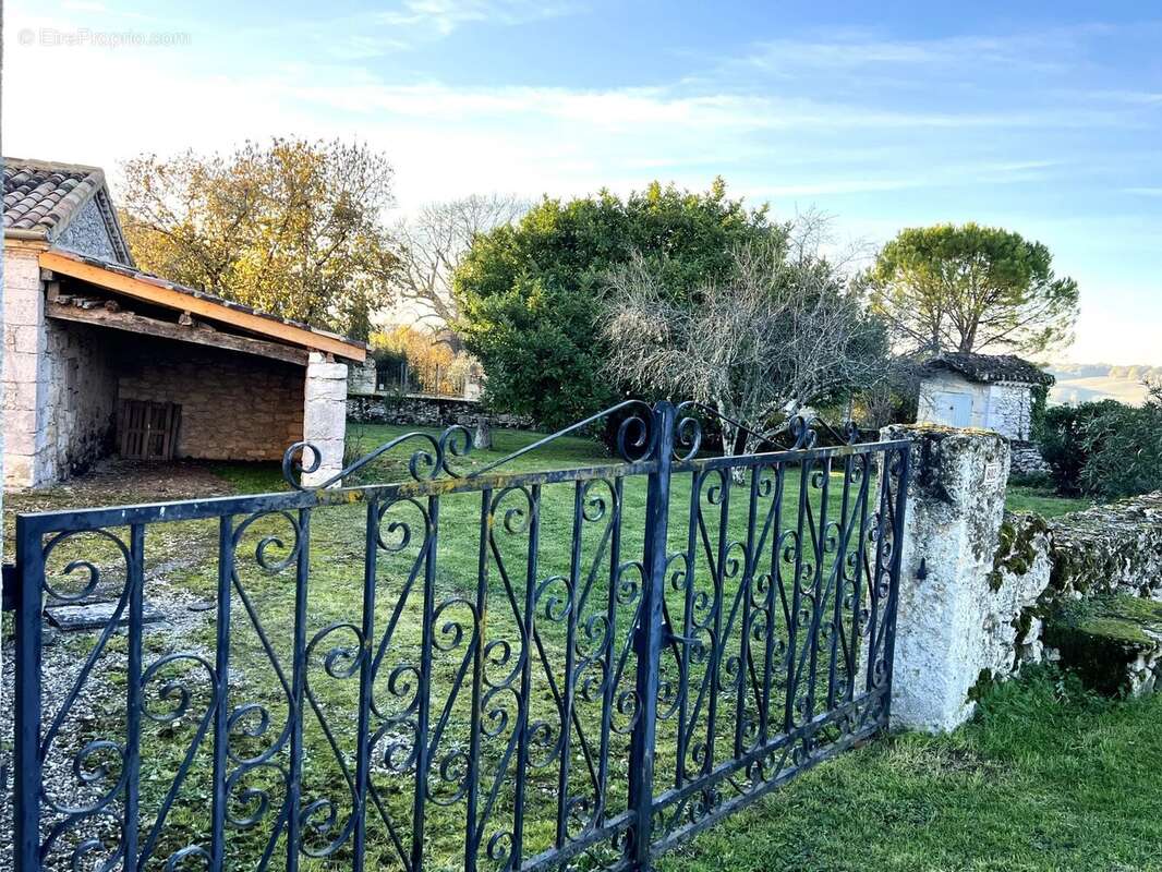 Maison à SAINT-CLAR