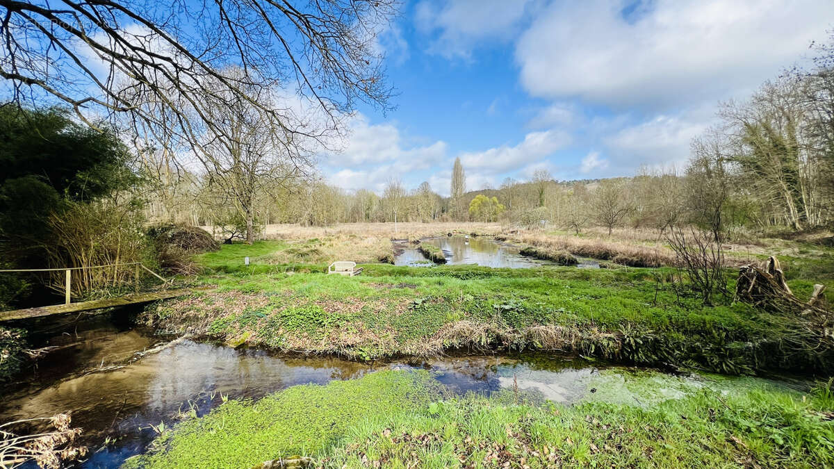 Terrain à VAYRES-SUR-ESSONNE