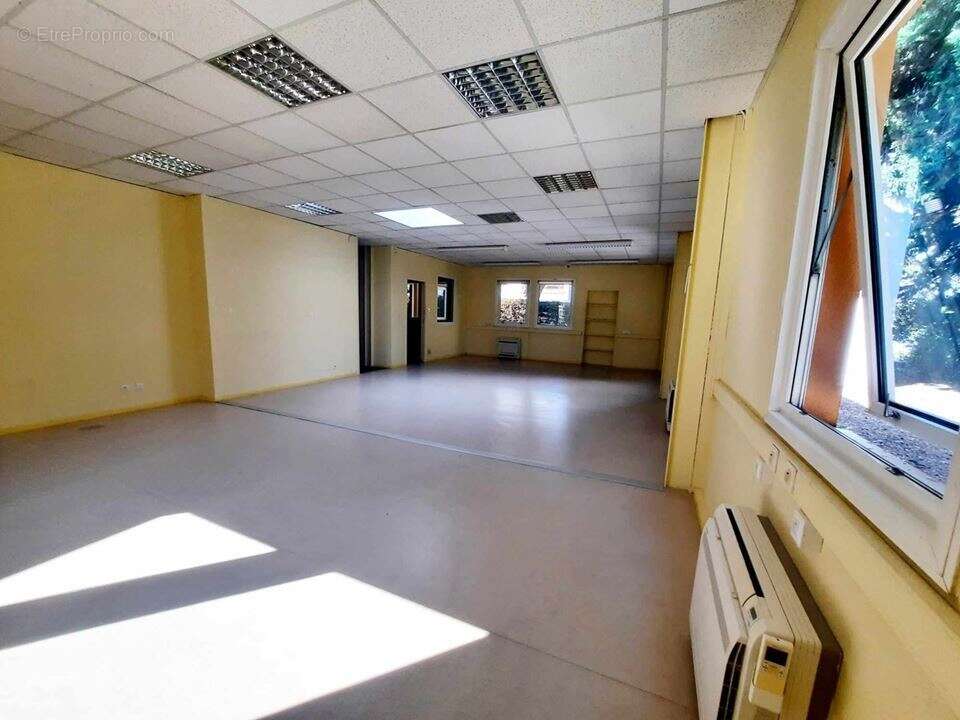 Commerce 180 m² à Avignon  - photo 2