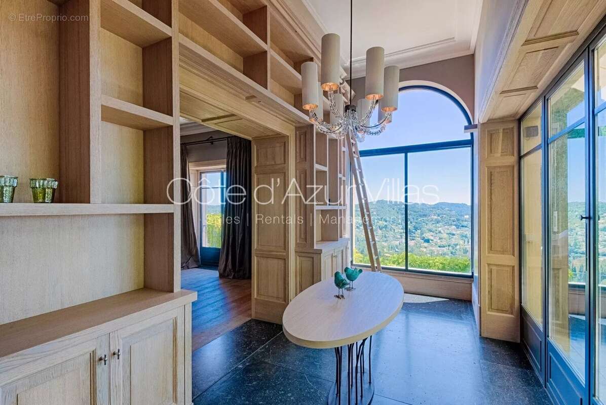 Maison à MOUGINS