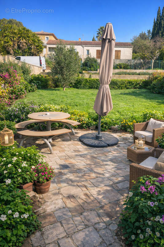 Maison à LE CASTELLET