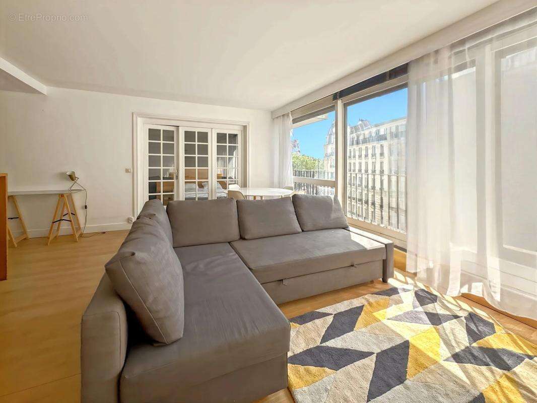 Appartement à PARIS-14E