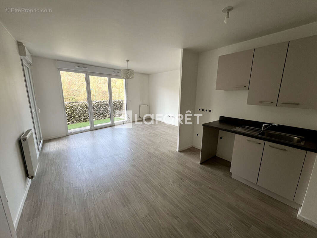 Appartement à HARDRICOURT