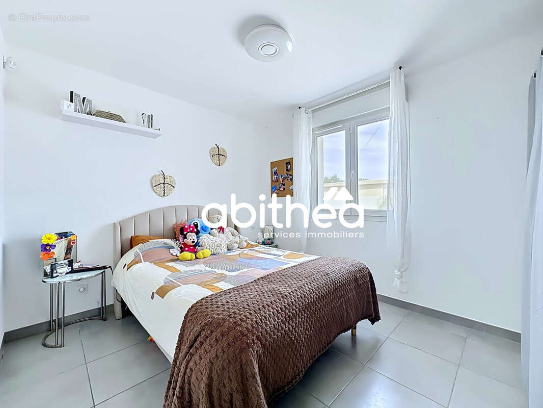 Villa 3 faces - 131 m2 - 4 chambres dont 1 au rdc - jardin piscine et garage - montblanc - photo 18