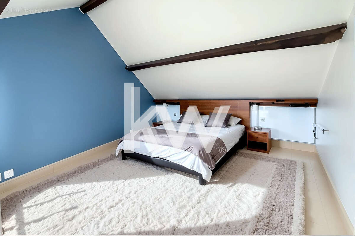 Appartement à LE MESNIL-SAINT-DENIS