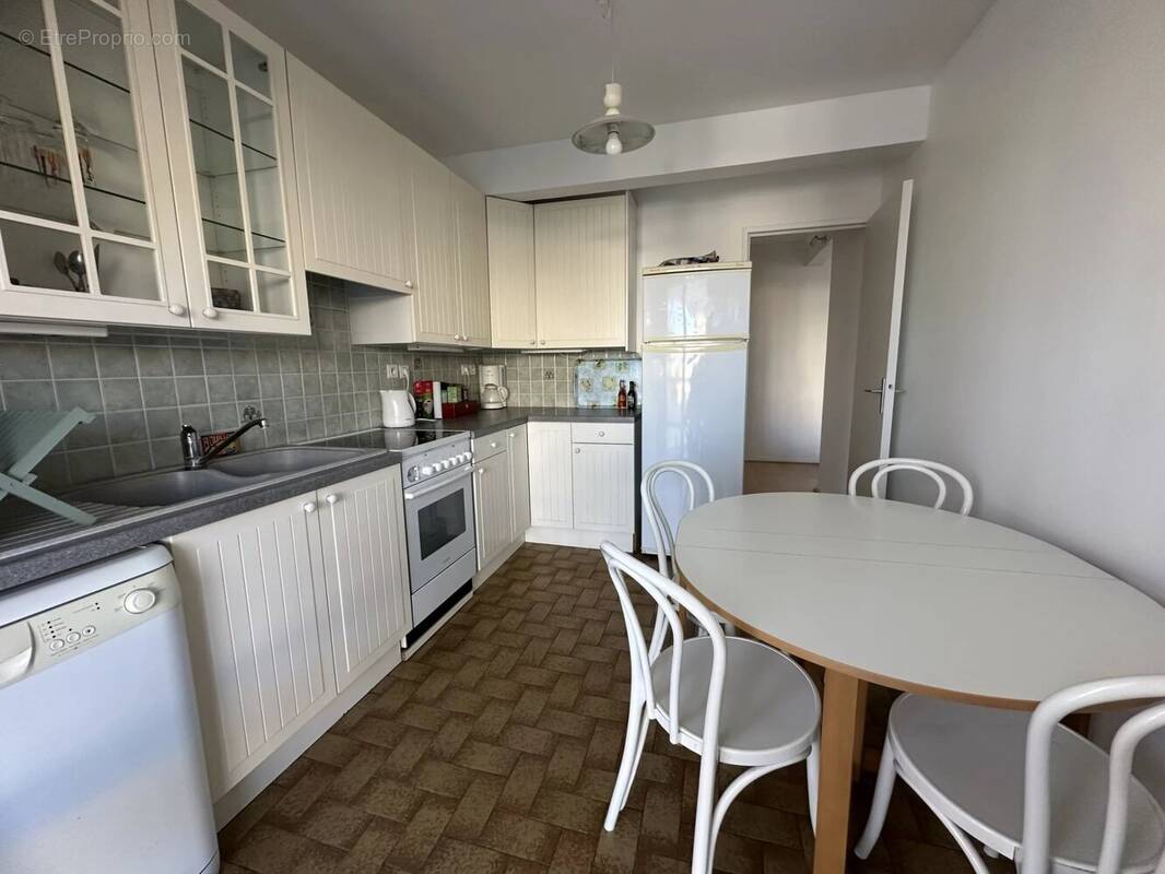 Appartement à LE MESNIL-SAINT-DENIS