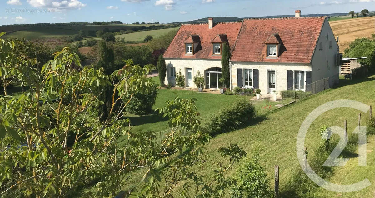 Maison à CUNCY-LES-VARZY