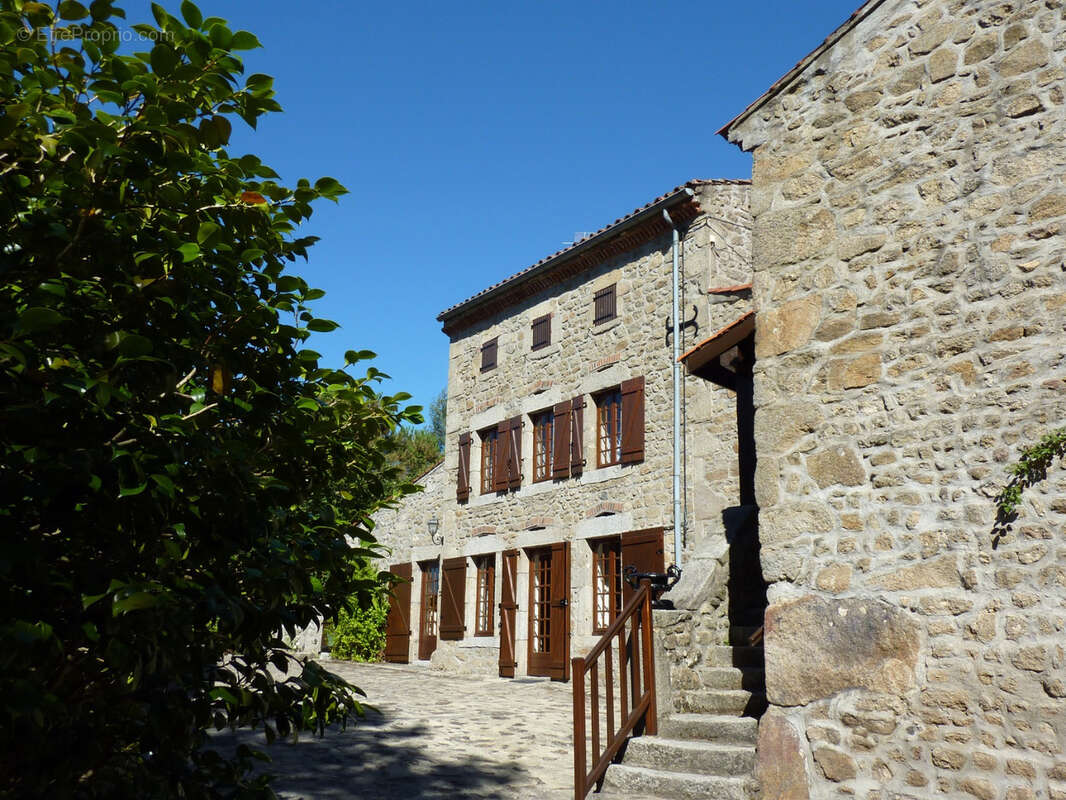 Maison à ISSERTEAUX