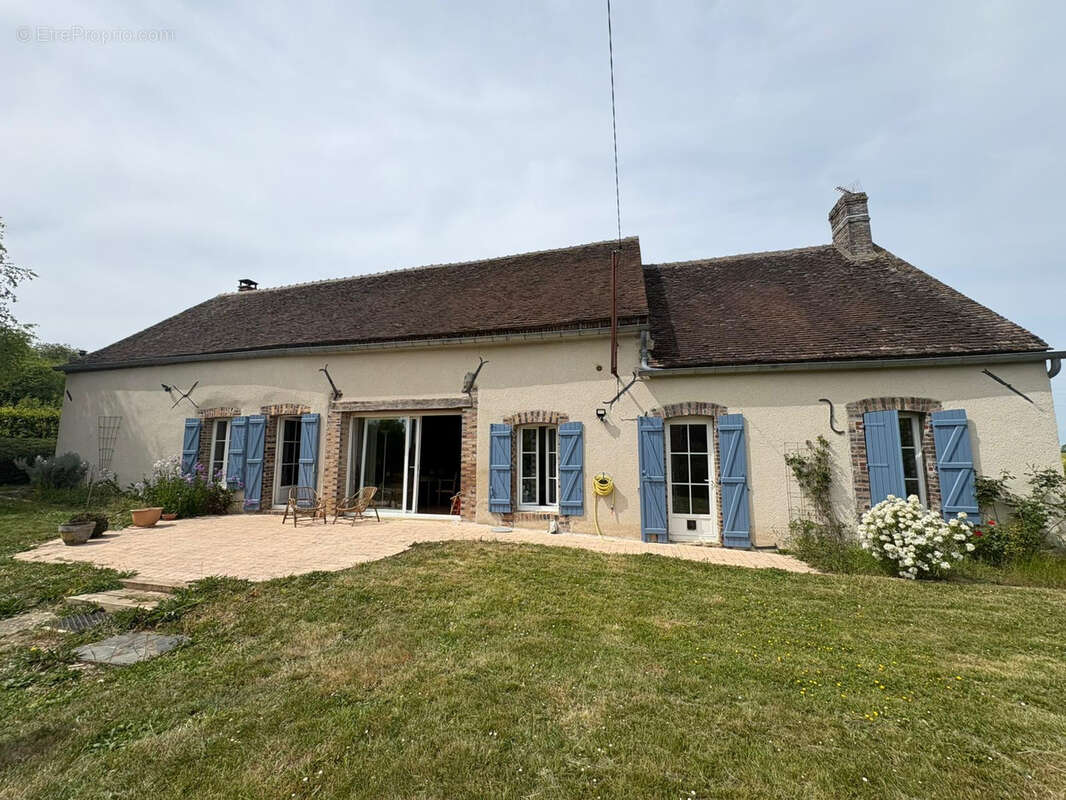 Maison à CHAUMOT