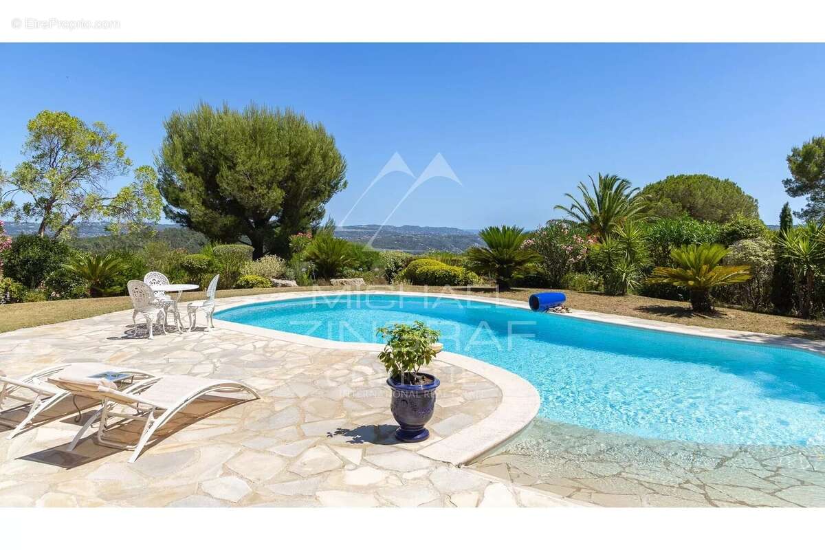 Maison à PEYMEINADE