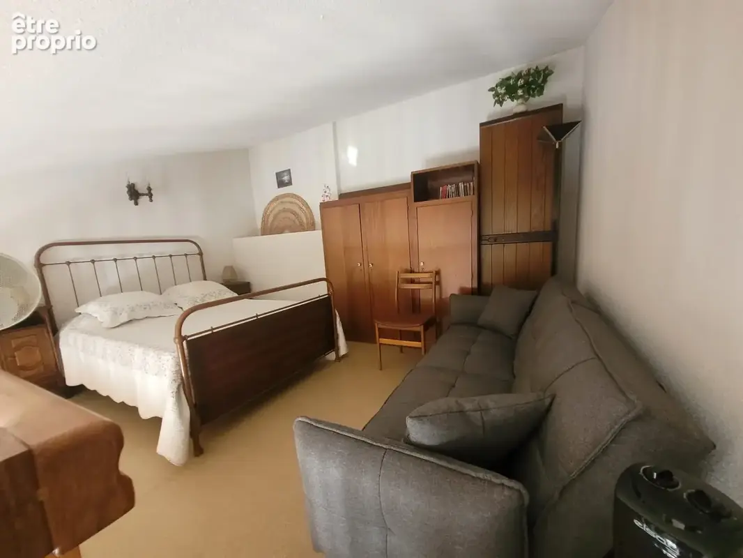 À découvrir sans tarder   Studio avec mezzanine et stationnement privé - photo 3