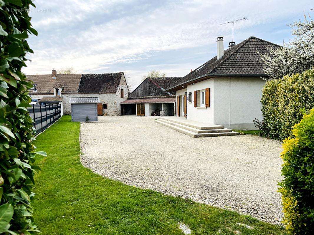 Maison à PONT-SUR-SEINE