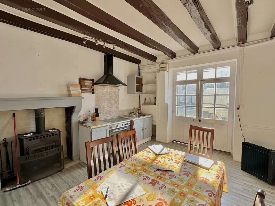 Charmante maison située en plein cœur du centre du village - photo 2