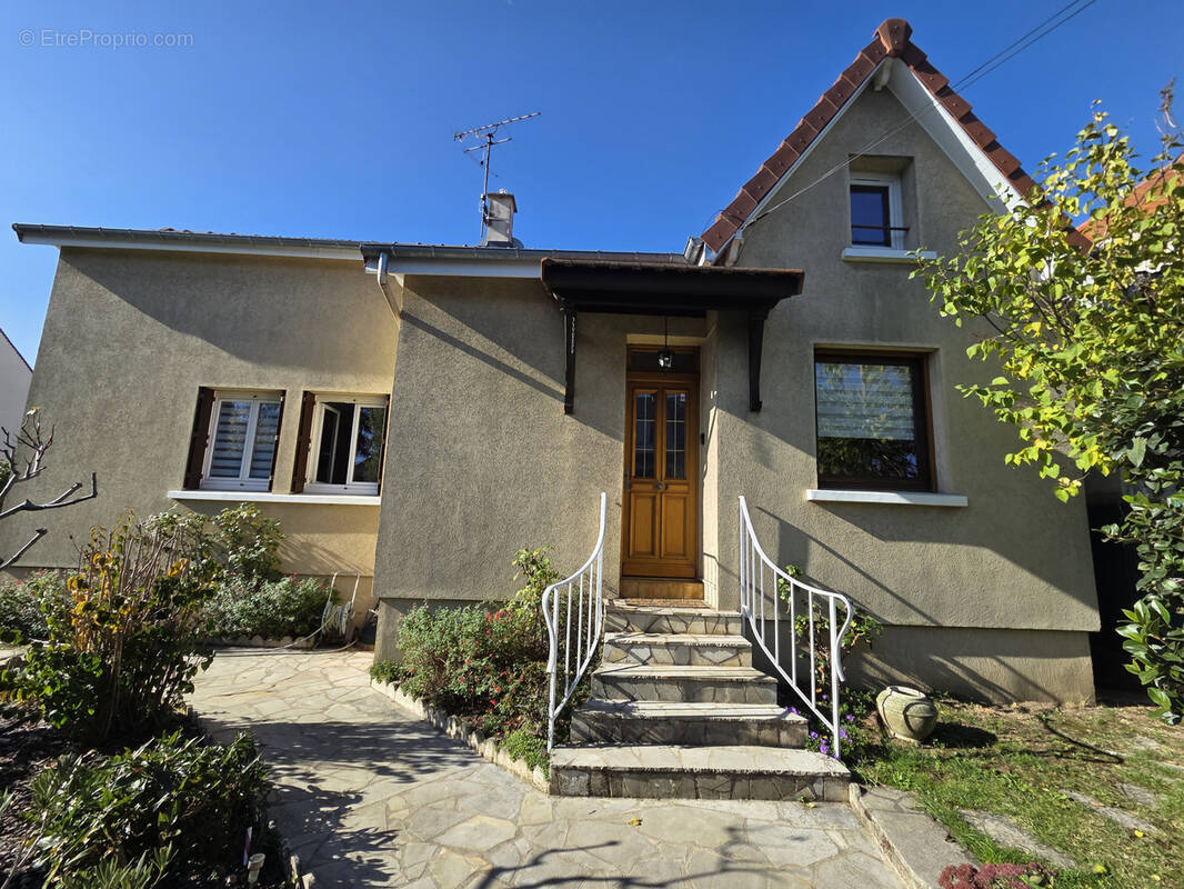 Maison à SAVIGNY-SUR-ORGE