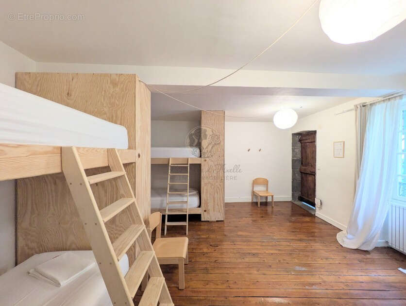 Maison à CLERMONT-FERRAND