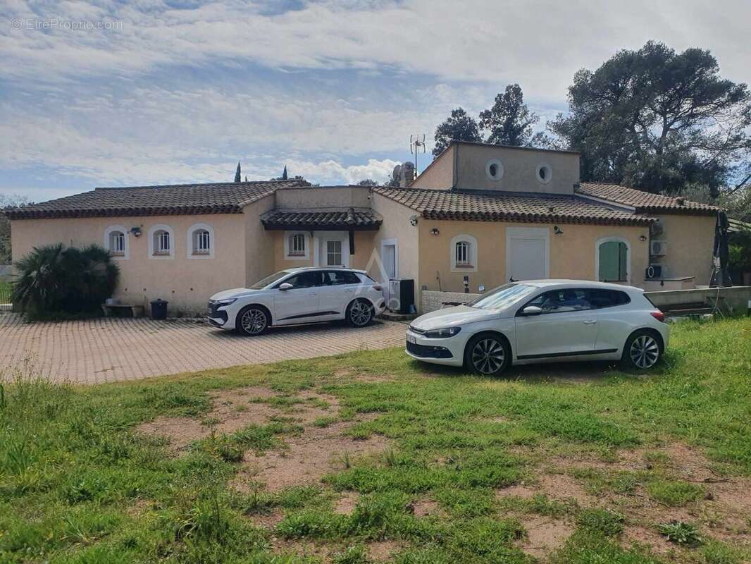 Villa, 3 chambres, terrain 2530m² avec piscine - photo 3