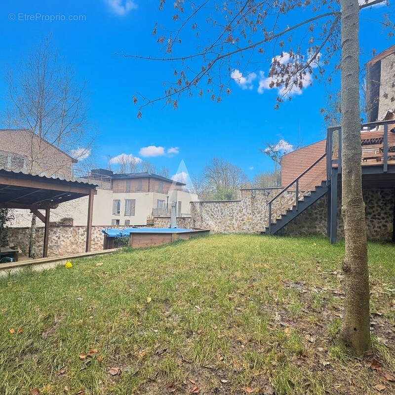 Maison à BURES-SUR-YVETTE